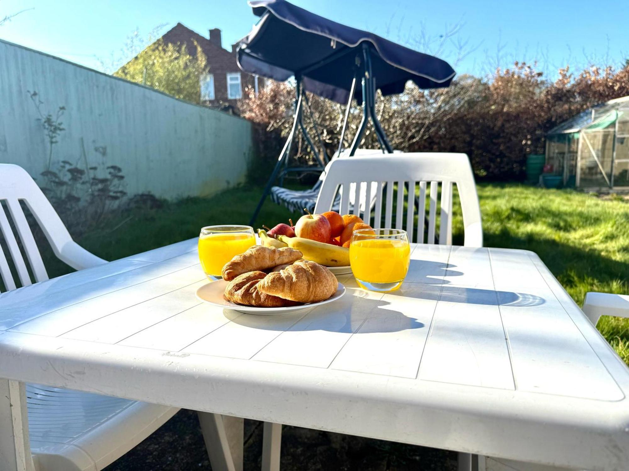 Horizon Villa, 3-bedroom House, Free Parking's, Prime Location With Private Garden Villa Kidlington