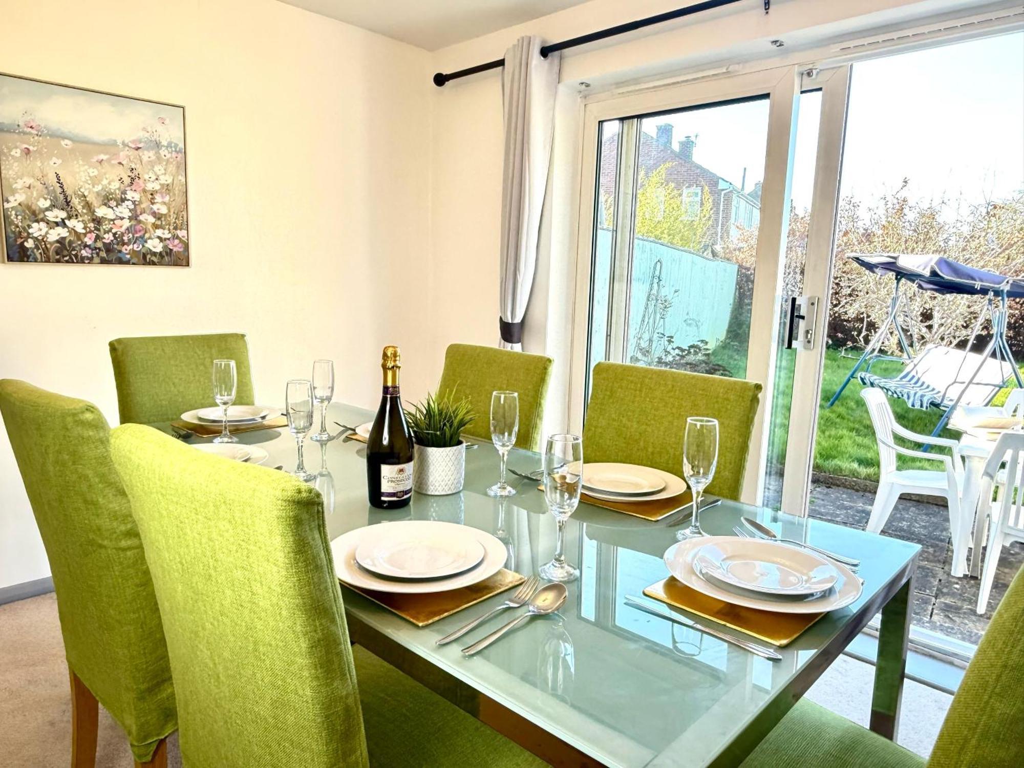 Horizon Villa, 3-bedroom House, Free Parking's, Prime Location With Private Garden Villa Kidlington