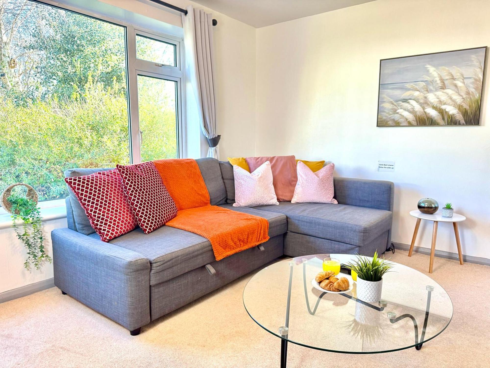 Horizon Villa, 3-bedroom House, Free Parking's, Prime Location With Private Garden Villa *