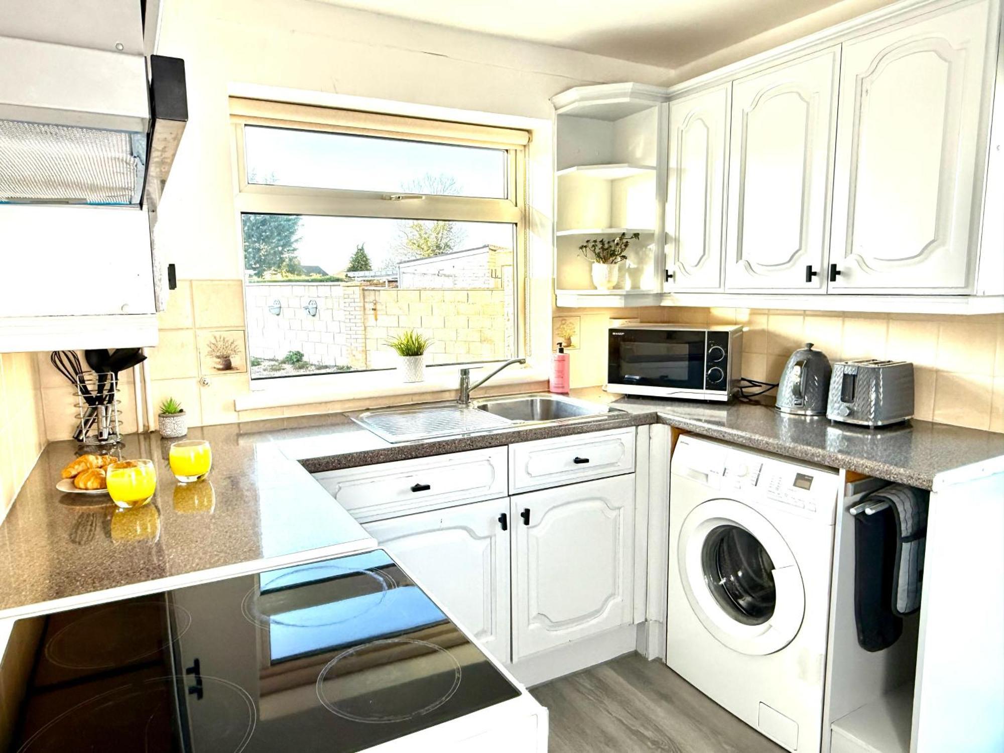 Horizon Villa, 3-bedroom House, Free Parking's, Prime Location With Private Garden Villa
